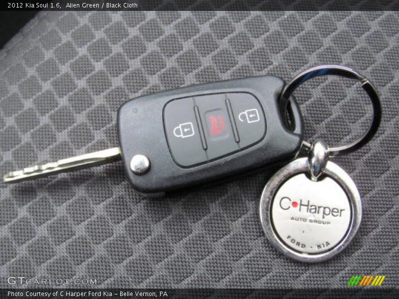 Alien Green / Black Cloth 2012 Kia Soul 1.6