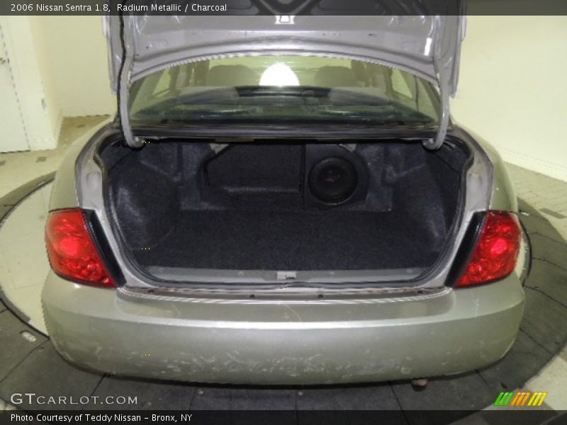 Radium Metallic / Charcoal 2006 Nissan Sentra 1.8