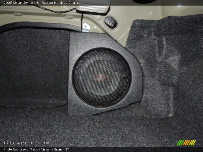 Radium Metallic / Charcoal 2006 Nissan Sentra 1.8