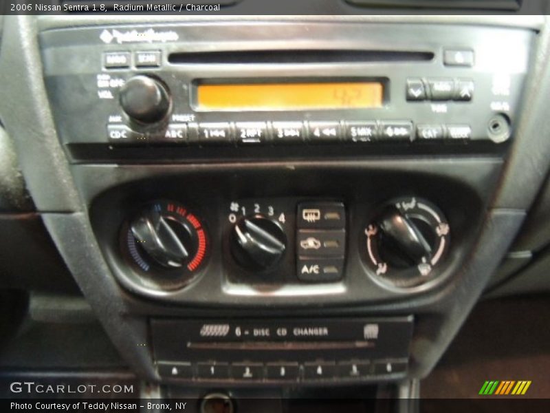 Radium Metallic / Charcoal 2006 Nissan Sentra 1.8