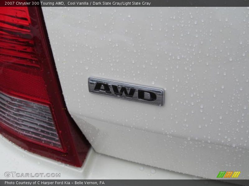 Cool Vanilla / Dark Slate Gray/Light Slate Gray 2007 Chrysler 300 Touring AWD
