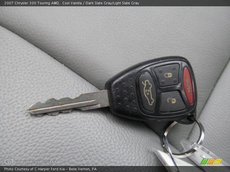 Cool Vanilla / Dark Slate Gray/Light Slate Gray 2007 Chrysler 300 Touring AWD