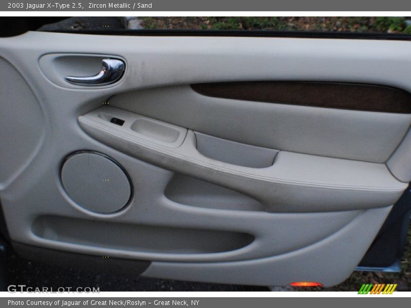 Zircon Metallic / Sand 2003 Jaguar X-Type 2.5