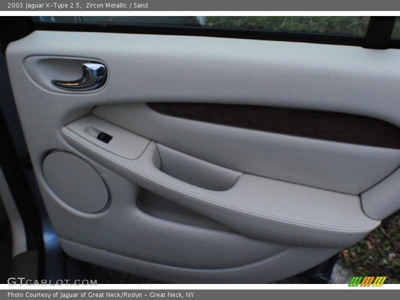 Zircon Metallic / Sand 2003 Jaguar X-Type 2.5