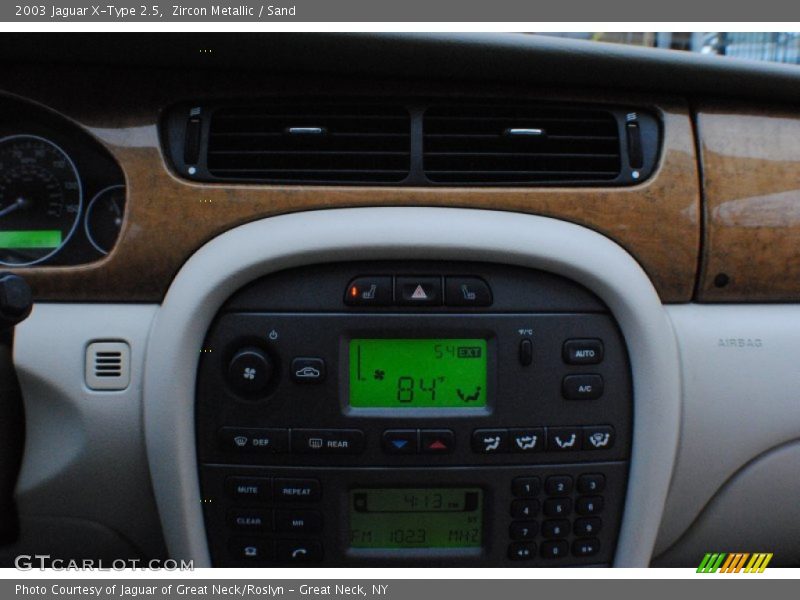 Zircon Metallic / Sand 2003 Jaguar X-Type 2.5