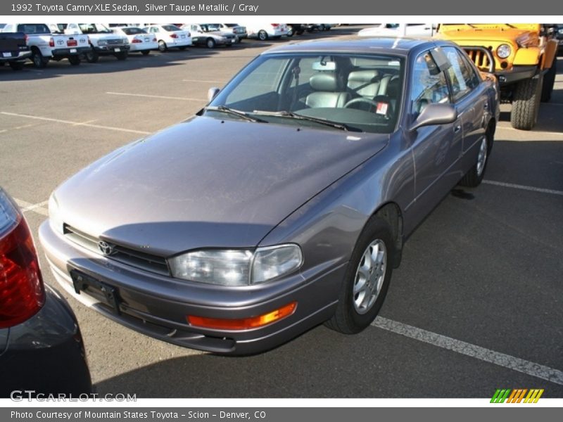Silver Taupe Metallic / Gray 1992 Toyota Camry XLE Sedan
