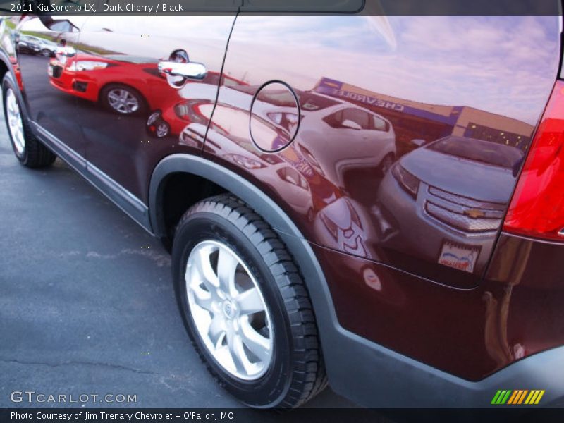 Dark Cherry / Black 2011 Kia Sorento LX