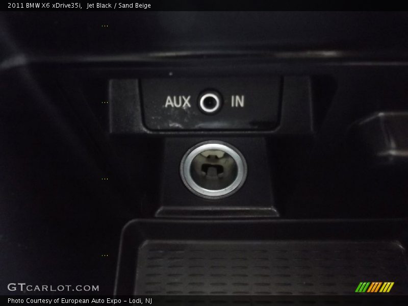 Jet Black / Sand Beige 2011 BMW X6 xDrive35i