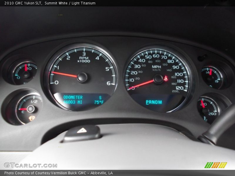 Summit White / Light Titanium 2010 GMC Yukon SLT