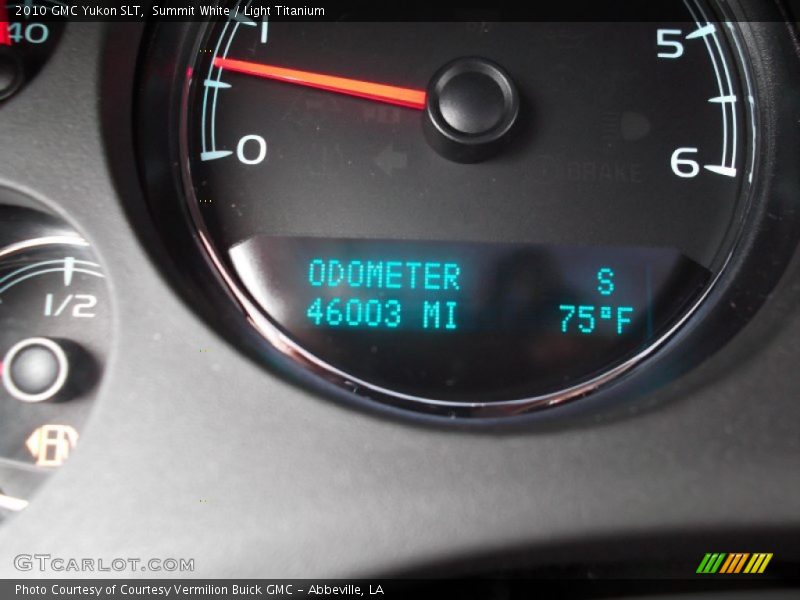 Summit White / Light Titanium 2010 GMC Yukon SLT