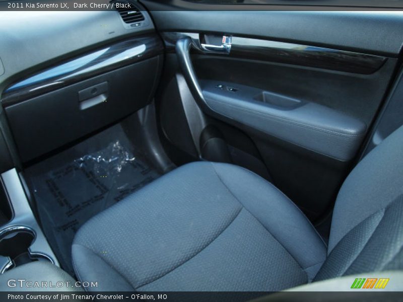 Dark Cherry / Black 2011 Kia Sorento LX