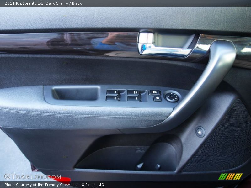 Dark Cherry / Black 2011 Kia Sorento LX