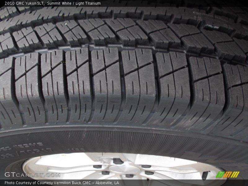 Summit White / Light Titanium 2010 GMC Yukon SLT