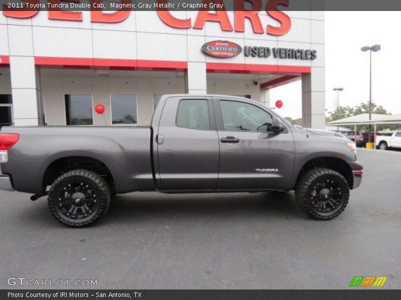 Magnetic Gray Metallic / Graphite Gray 2011 Toyota Tundra Double Cab