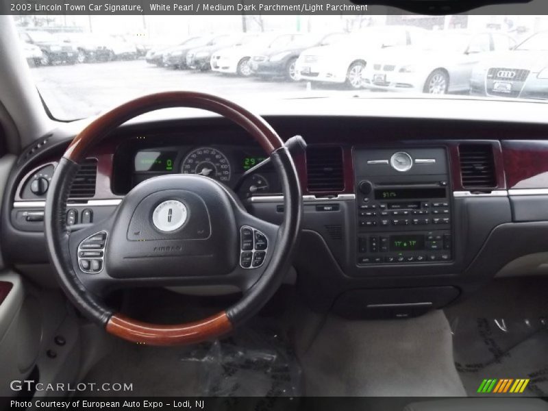 White Pearl / Medium Dark Parchment/Light Parchment 2003 Lincoln Town Car Signature