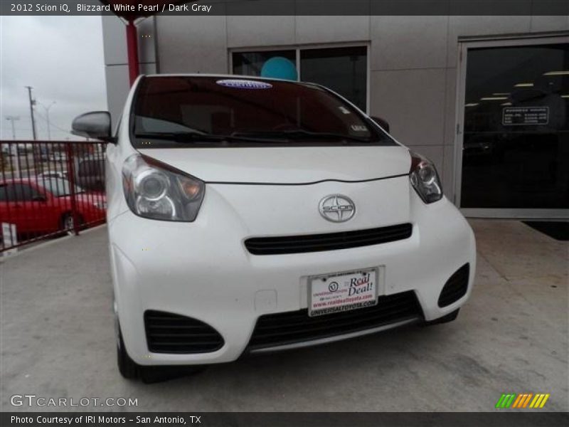 Blizzard White Pearl / Dark Gray 2012 Scion iQ