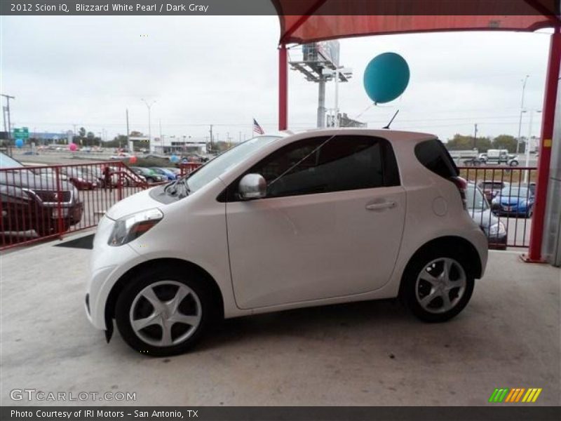 Blizzard White Pearl / Dark Gray 2012 Scion iQ
