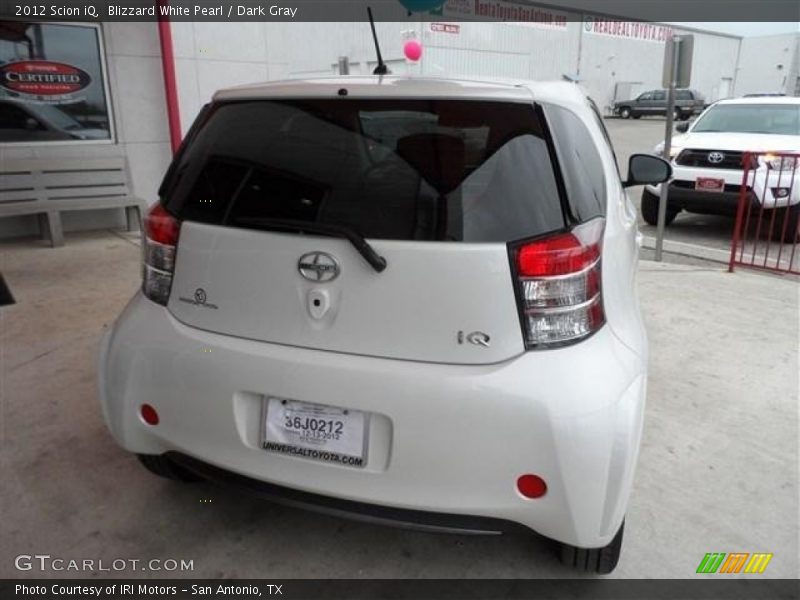 Blizzard White Pearl / Dark Gray 2012 Scion iQ