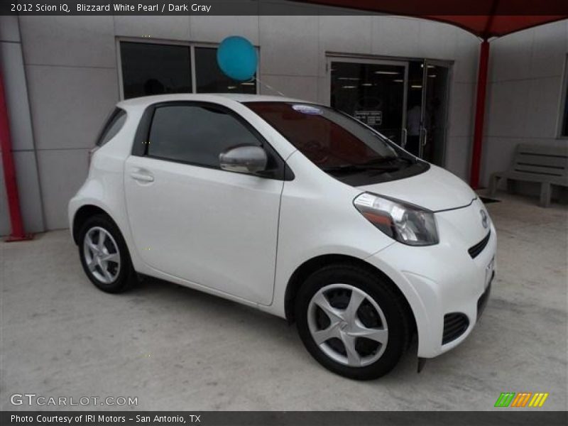Blizzard White Pearl / Dark Gray 2012 Scion iQ