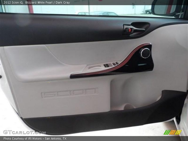 Blizzard White Pearl / Dark Gray 2012 Scion iQ