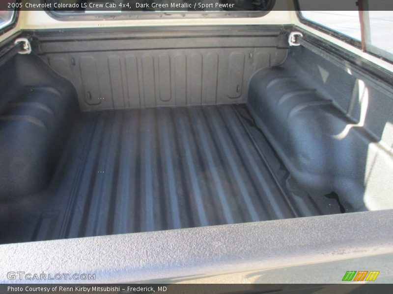 Dark Green Metallic / Sport Pewter 2005 Chevrolet Colorado LS Crew Cab 4x4