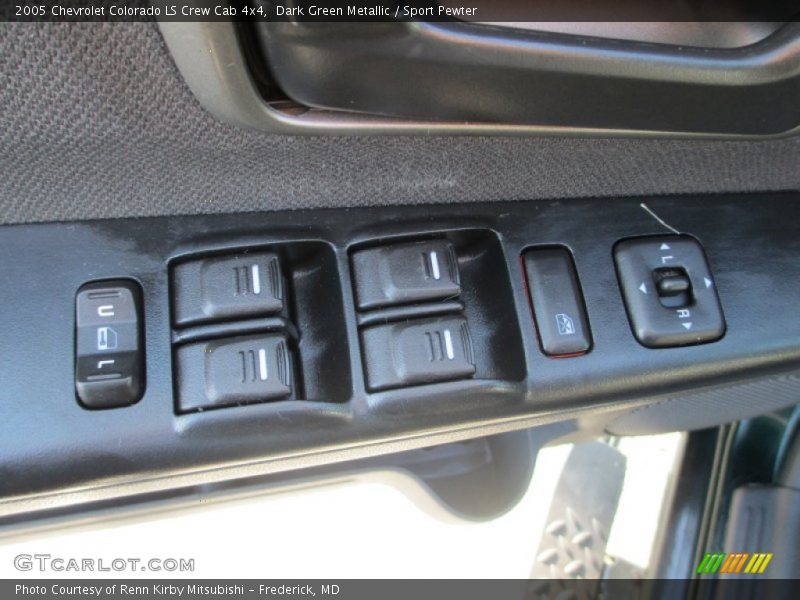 Dark Green Metallic / Sport Pewter 2005 Chevrolet Colorado LS Crew Cab 4x4