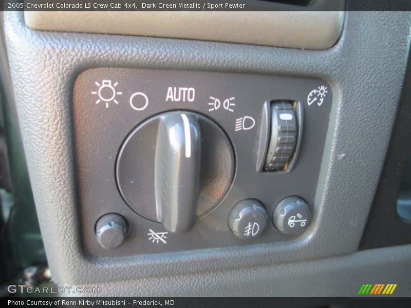 Dark Green Metallic / Sport Pewter 2005 Chevrolet Colorado LS Crew Cab 4x4