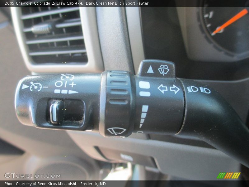Dark Green Metallic / Sport Pewter 2005 Chevrolet Colorado LS Crew Cab 4x4