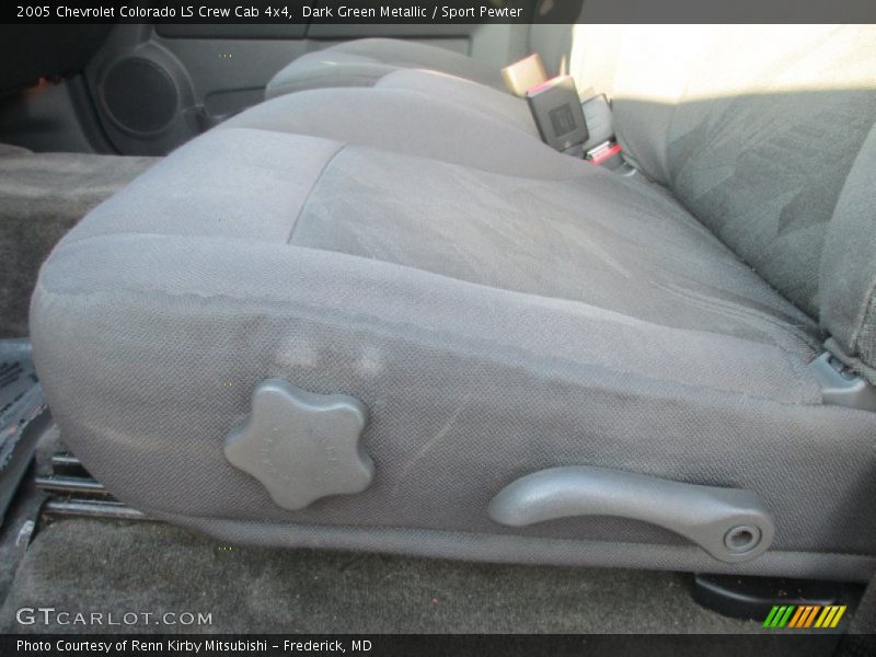 Dark Green Metallic / Sport Pewter 2005 Chevrolet Colorado LS Crew Cab 4x4