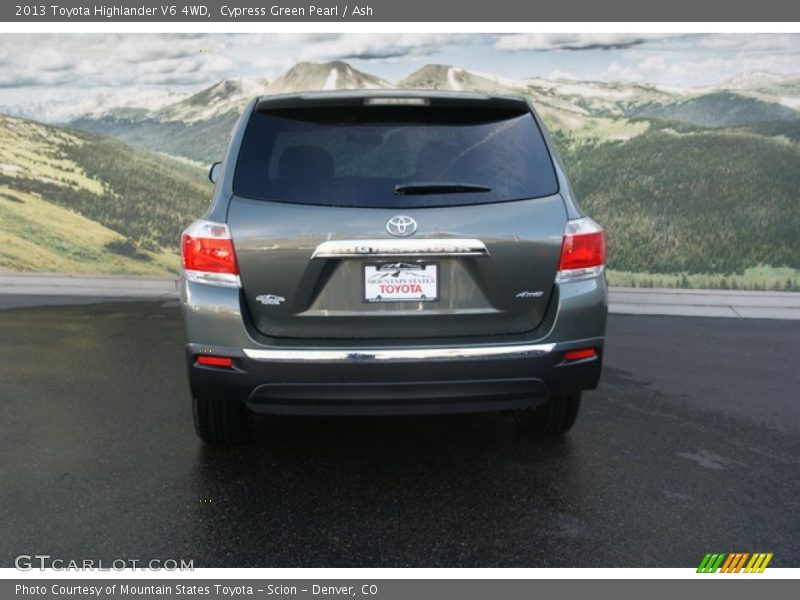 Cypress Green Pearl / Ash 2013 Toyota Highlander V6 4WD