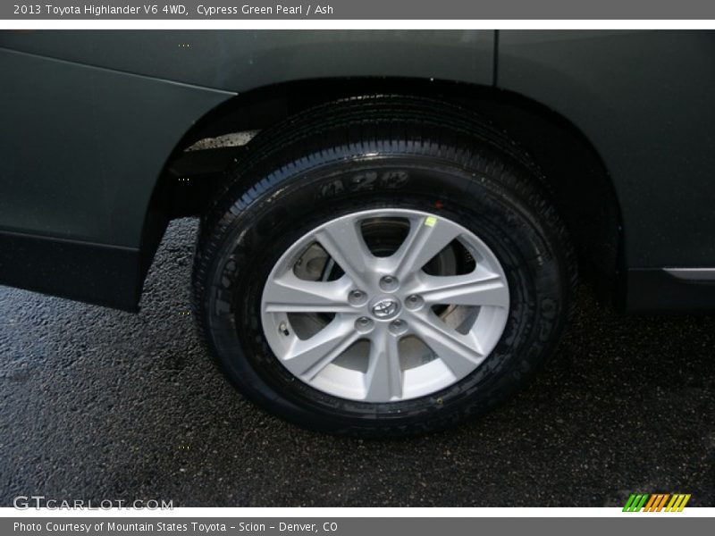 Cypress Green Pearl / Ash 2013 Toyota Highlander V6 4WD