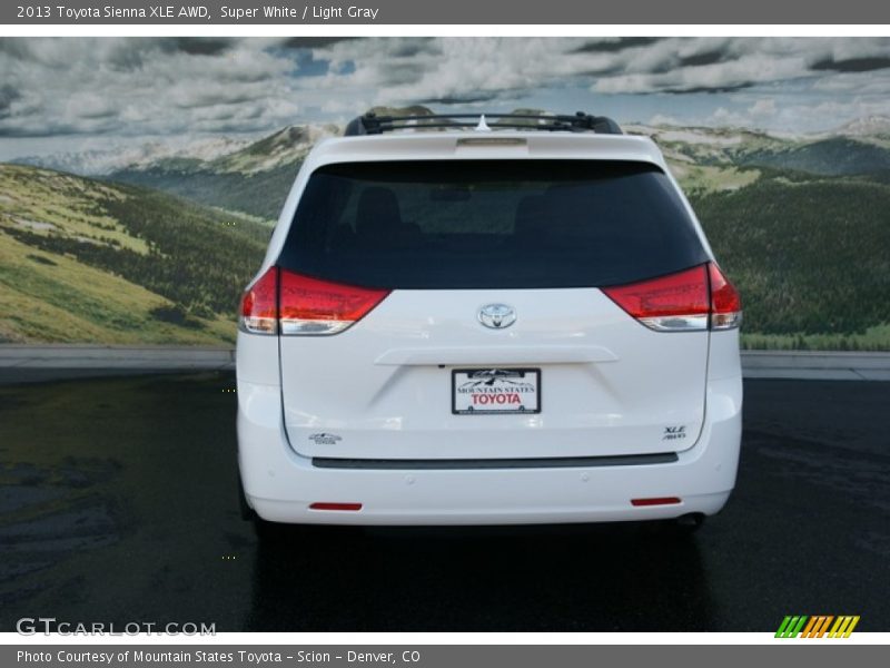Super White / Light Gray 2013 Toyota Sienna XLE AWD