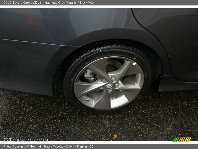 Magnetic Gray Metallic / Black/Ash 2012 Toyota Camry SE V6
