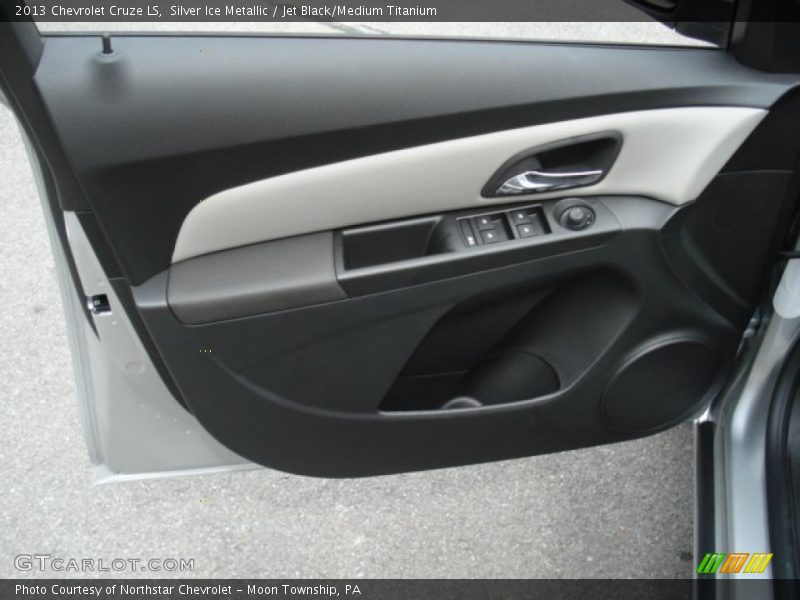 Silver Ice Metallic / Jet Black/Medium Titanium 2013 Chevrolet Cruze LS
