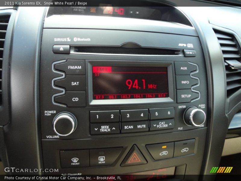 Snow White Pearl / Beige 2011 Kia Sorento EX