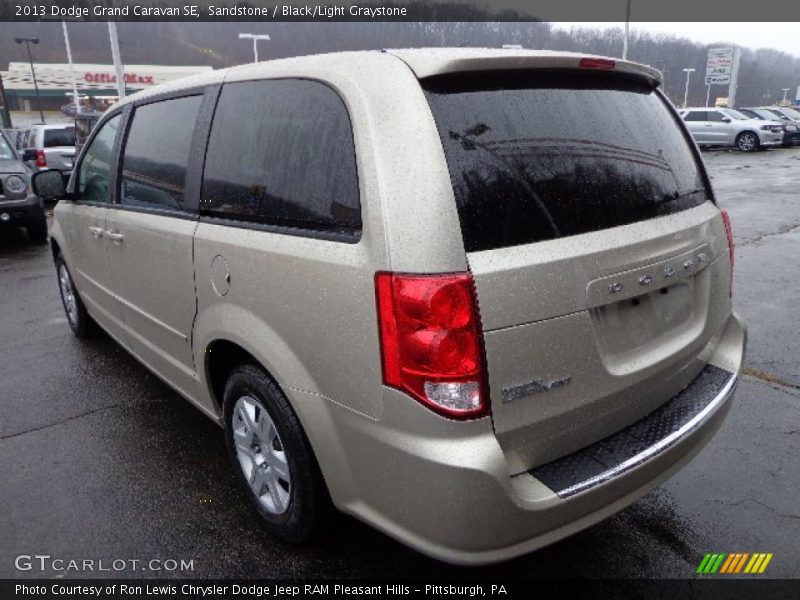 Sandstone / Black/Light Graystone 2013 Dodge Grand Caravan SE