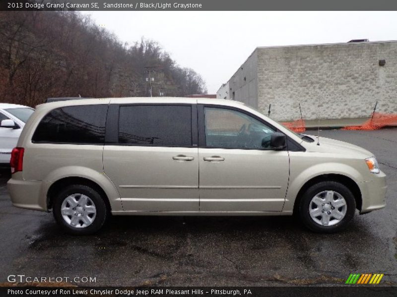 Sandstone / Black/Light Graystone 2013 Dodge Grand Caravan SE
