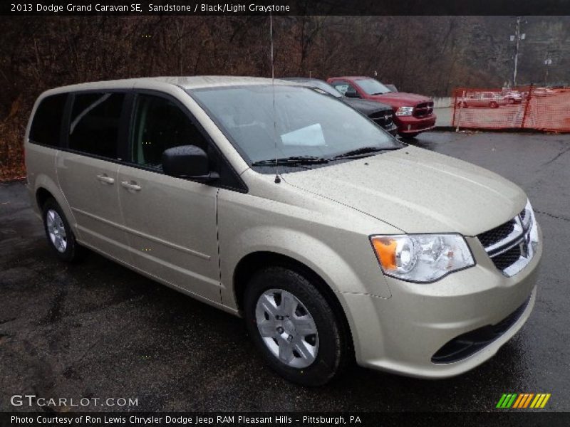 Sandstone / Black/Light Graystone 2013 Dodge Grand Caravan SE