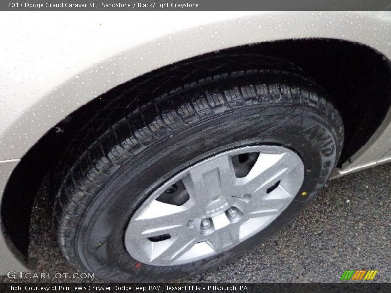Sandstone / Black/Light Graystone 2013 Dodge Grand Caravan SE