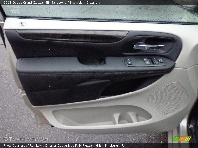 Sandstone / Black/Light Graystone 2013 Dodge Grand Caravan SE