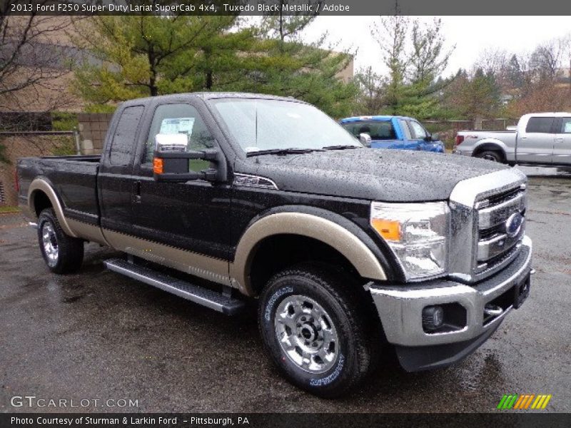 Front 3/4 View of 2013 F250 Super Duty Lariat SuperCab 4x4