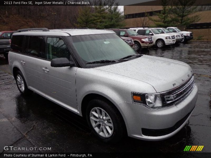 Ingot Silver Metallic / Charcoal Black 2013 Ford Flex SE
