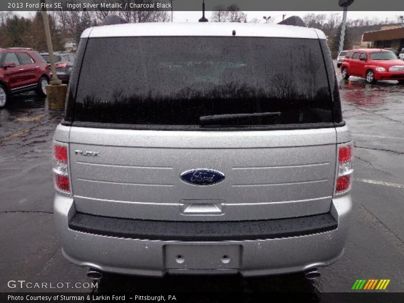 Ingot Silver Metallic / Charcoal Black 2013 Ford Flex SE