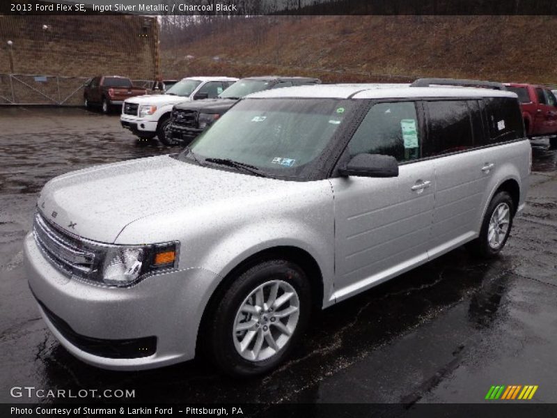 Front 3/4 View of 2013 Flex SE