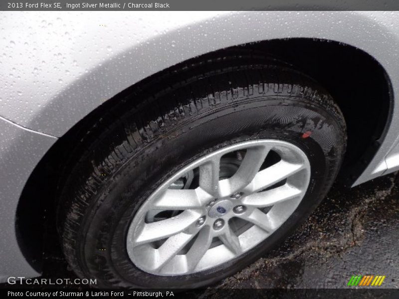 Ingot Silver Metallic / Charcoal Black 2013 Ford Flex SE