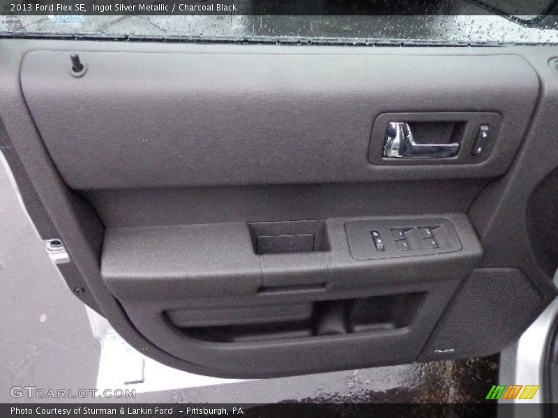 Ingot Silver Metallic / Charcoal Black 2013 Ford Flex SE