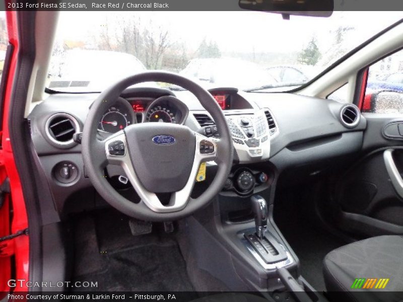 Race Red / Charcoal Black 2013 Ford Fiesta SE Sedan