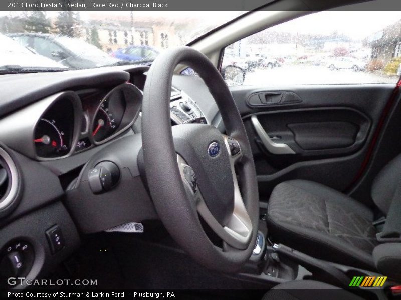 Race Red / Charcoal Black 2013 Ford Fiesta SE Sedan