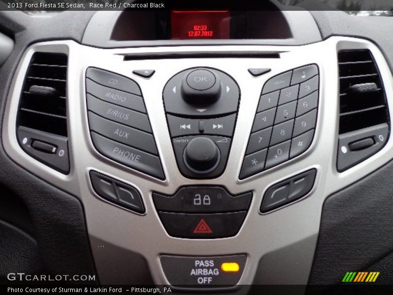 Race Red / Charcoal Black 2013 Ford Fiesta SE Sedan