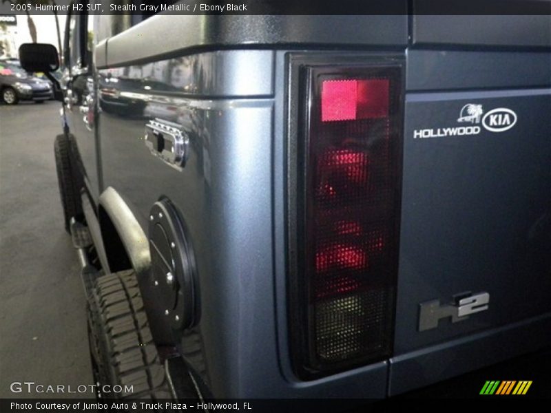 Stealth Gray Metallic / Ebony Black 2005 Hummer H2 SUT